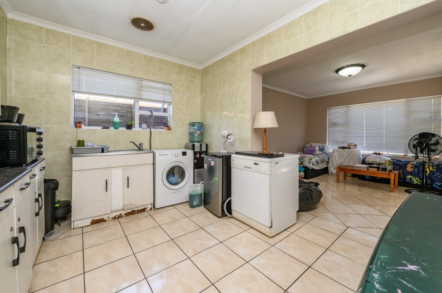 4 Bedroom Property for Sale in Charlo Eastern Cape